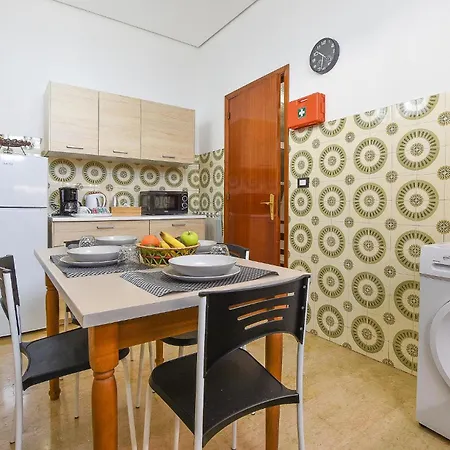 Apartment 2 Bedroom In Chiaramonte Gulfi